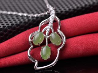 梦克拉mkela s925银和田碧玉吊坠 萌叶 碧玉树叶挂坠群镶 和田玉碧玉